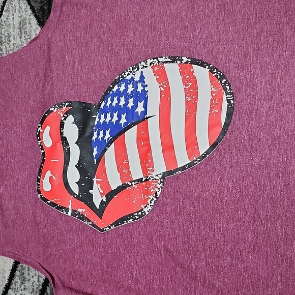 DIANE'S BOUTIQUE PATRIOTIC STARS & STRIPES MOUTH TOUGUE MAROON LARGE TANK-TOP - Picture 3 of 10